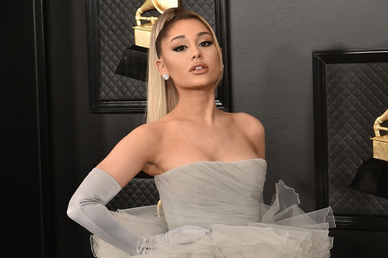 We Can't Be Friends: Ariana Grande and Her Anti-Love Story in Top 5 on Top Radio Hits