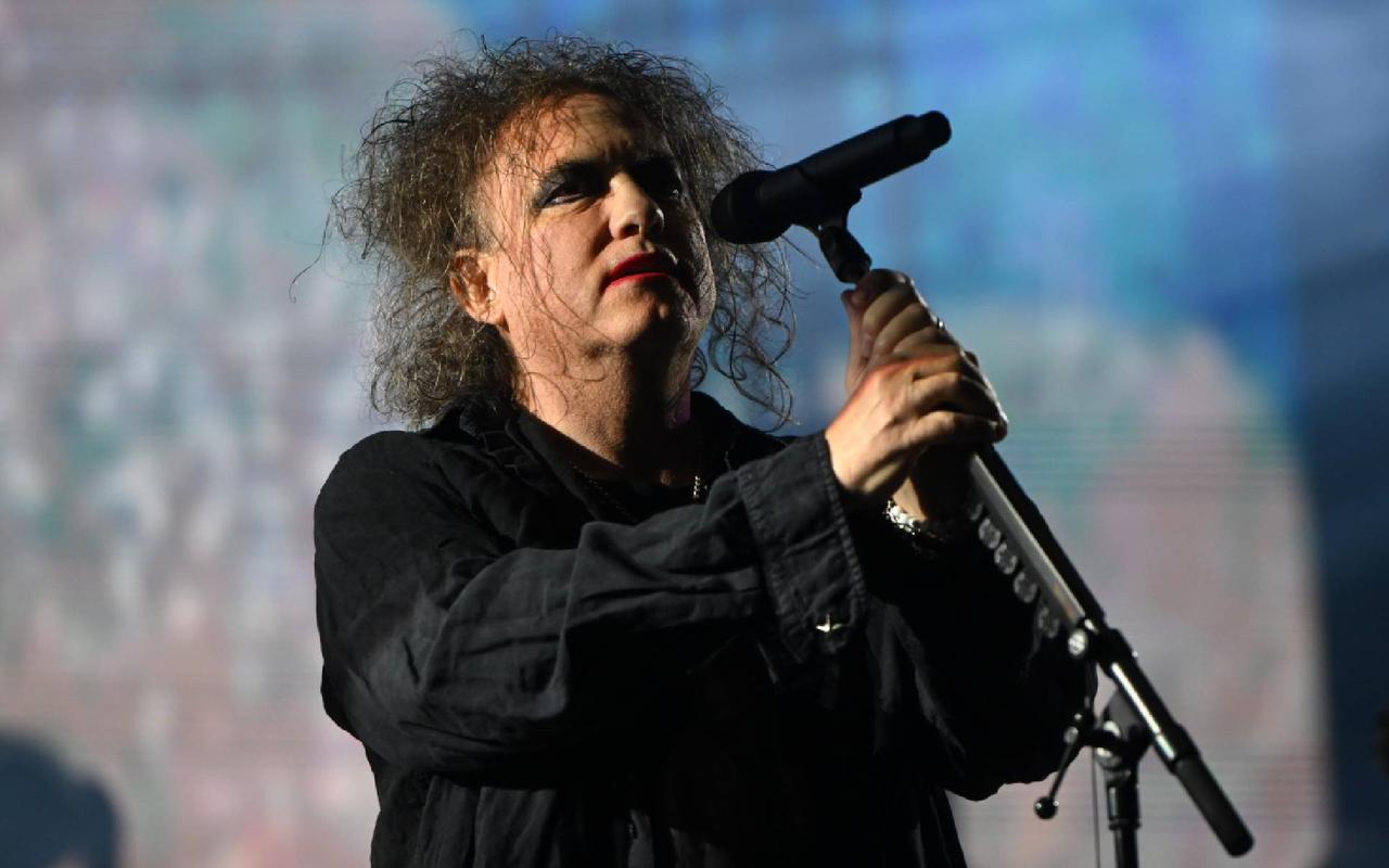 The Cure Tease New Single &quot;A Fragile Thing&quot; as Album Release Draws Near