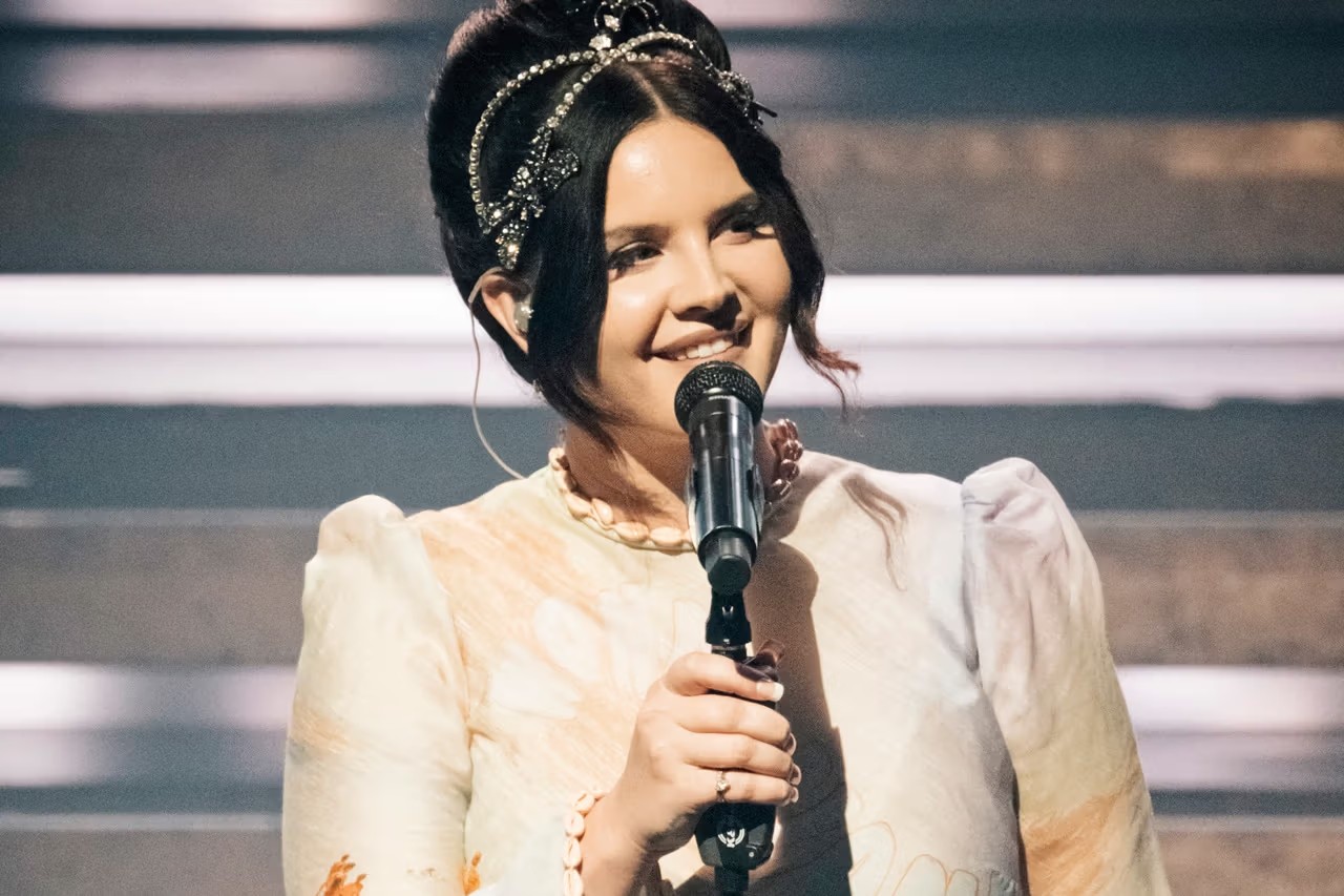 Lana Del Rey releases dreamy cover of John Denver's country classic