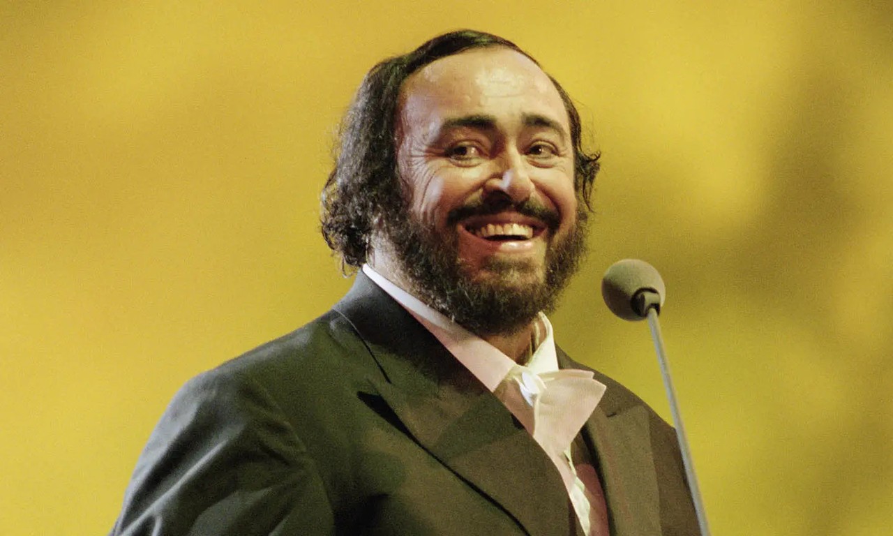 Luciano Pavarotti kept secret stashes of pasta to snack on during performances