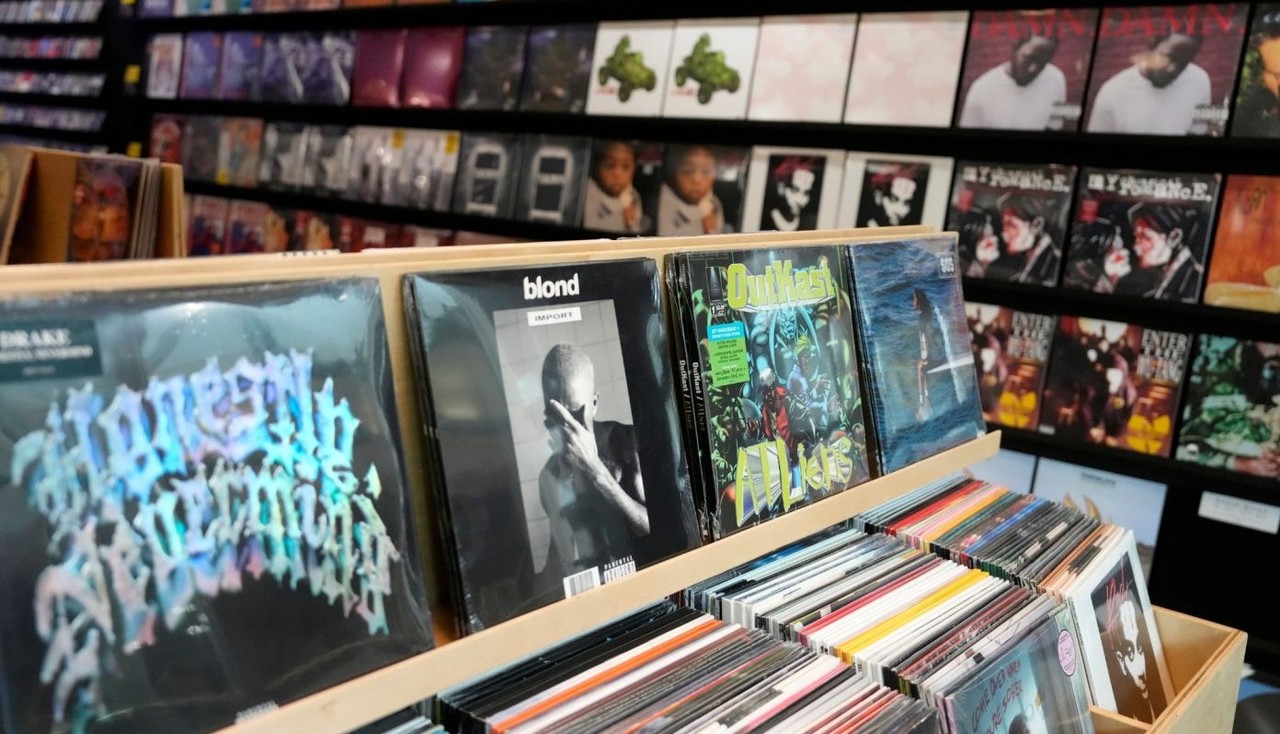 Vinyl Sales in the US Plummet by a Third, But Physical Music Sales Surge in the UK