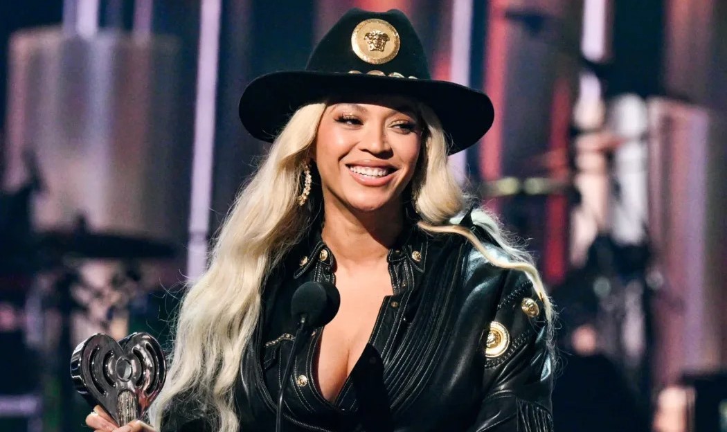 Beyonce Brings Cowboy Carter to the NFL Halftime Stage This Christmas