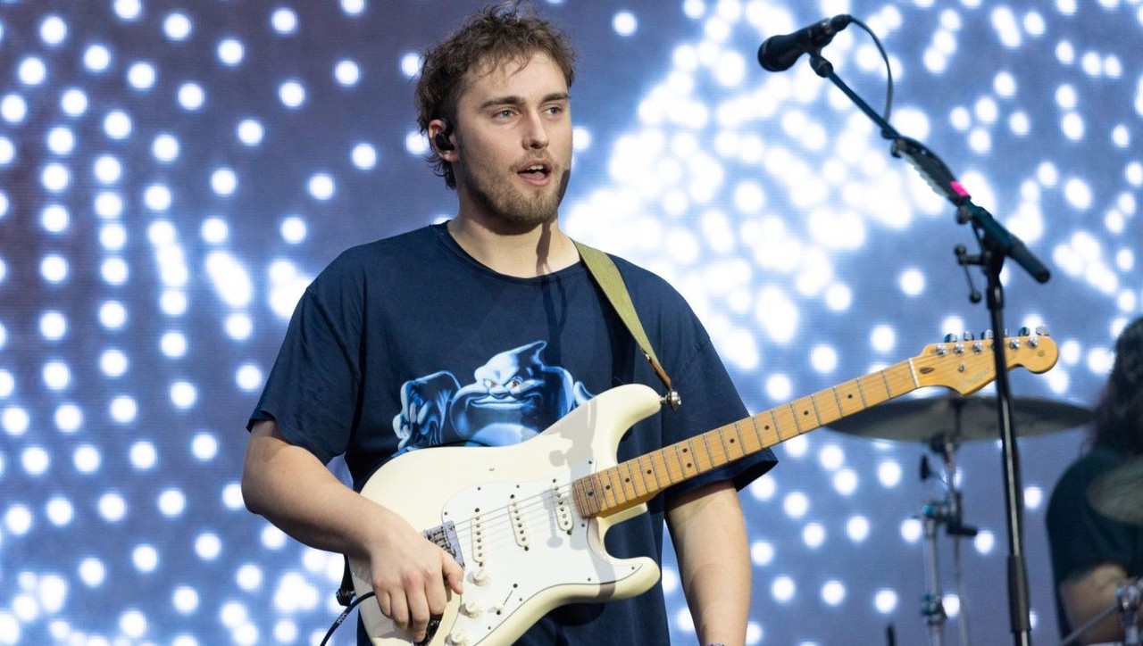 "People Watching" No More: Sam Fender’s Back on UK Radio