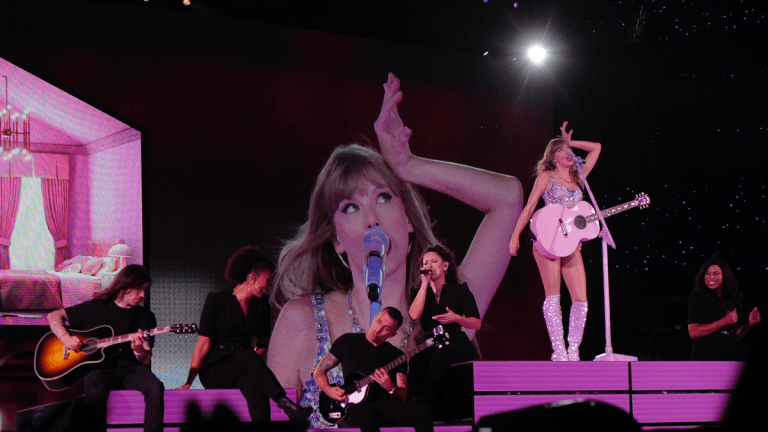 Taylor Swift Fans File Suit against Ticketmaster for Overcharging