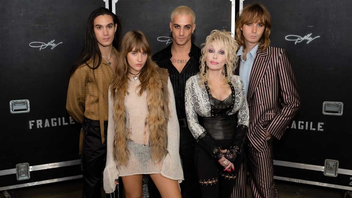 Dolly Parton has shared a cover of her hit song "Jolene" with Maneskin
